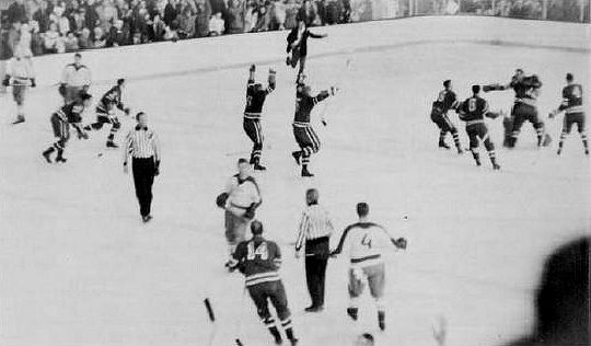 Galerie FOTO: 90 de ani de la primele Jocuri Olimpice de Iarna. O calatorie de la Chamonix la Soci, via Oslo, Calgary, Sapporo! Cum au aratat cele 22 de Olimpiade:_9