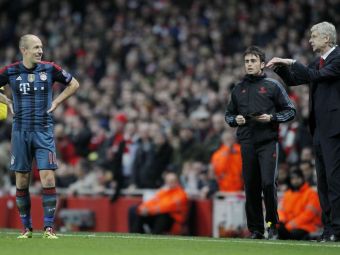 
	Gestul scandalos de care Robben e acuzat la meciul cu Arsenal. Momentul in care l-ar fi scuipat pe Sagna pe teren. Vezi FOTO aici
