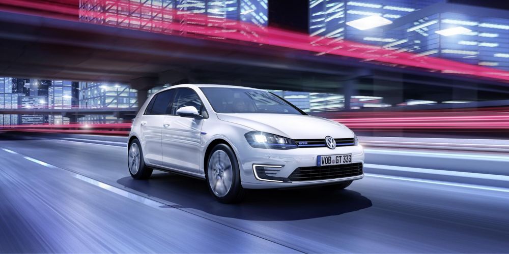 FOTO Volkswagen a lansat un nou Golf VII: Consuma 1,8 la 100 km si are 200 de cai! Vezi cum arata:_5