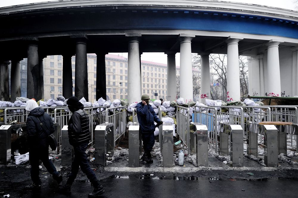 UCRYNA. Noaptea in care lumea a plans, stadionul a fost transformat in cimitir, iar sportul a murit pe Maidan. GALERIE FOTO cutremuratoare_8