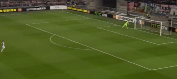 VIDEO: Golul serii in Europa League! Ajax a primit gol de la 50 de metri la fix un an dupa infrangerea suferita pe National Arena!_1
