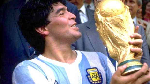 
	REVENIRE de senzatie in fotbal! Maradona a facut anuntul care a surprins milioane de oameni!
