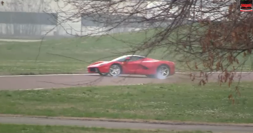 Noul Ferrari LaFerrari de 1000 CP e un monstru! Pilotul de F1 Kimi Raikkonen n-a putut sa-l controleze! Ce s-a intamplat in timpul testelor: VIDEO_2