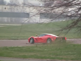 
	Noul Ferrari LaFerrari de 1000 CP e un monstru! Pilotul de F1 Kimi Raikkonen n-a putut sa-l controleze! Ce s-a intamplat in timpul testelor: VIDEO
