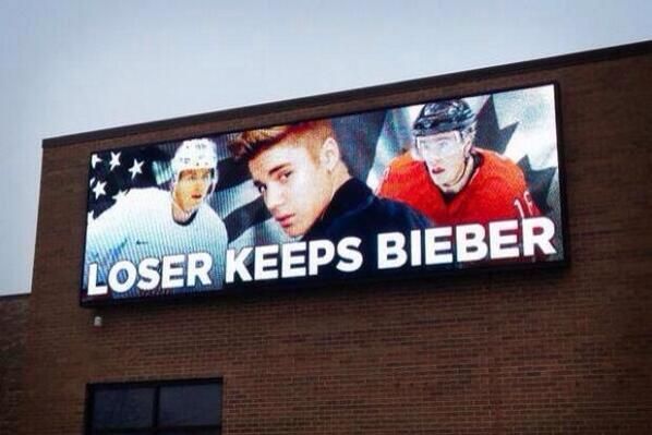 Imaginea zilei in America! Ce s-a intamplat cu reclama cu Justin Bieber, dupa ce SUA a pierdut meciul cu Canada la Soci_2