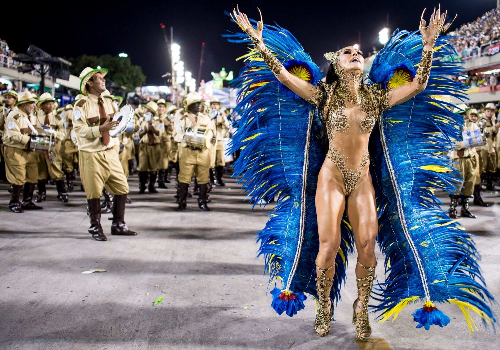 GALERIE FOTO Imagini senzationale la Carnavalul de la Rio cu 100 de zile inainte de startul Campionatului Mondial. Ronaldo si Deco au fost prezenti_13