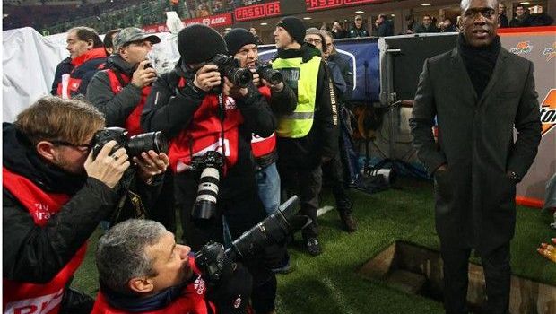
	Gafa uriasa! Cum si-a schimbat AC Milan antrenorul in timpul meciului cu Udinese fara ca jucatorii sa aiba habar :)

