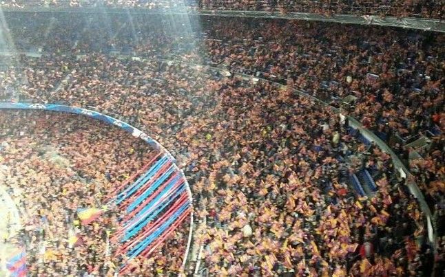 Final nebun pe Camp Nou cu doua goluri in doua minute: Barcelona 2-1 Manchester City! Messi si Dani Alves o duc pe Barca in sferturi. REZUMAT_5