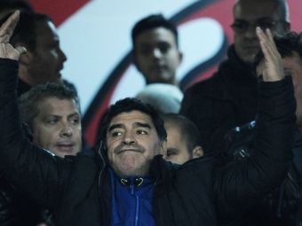 
	Grumpy Diego :) Maradona a vazut pe viu cum Man United a fost calcata in picioare de Liverpool, un fan i-a cerut sa faca SELFIE. A iesit o imagine de milioane

