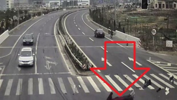 
	Guvernul Chinei a publicat o imagine socanta pentru a stopa accidentele din circulatie. 20.000 de oameni mor in fiecare an
