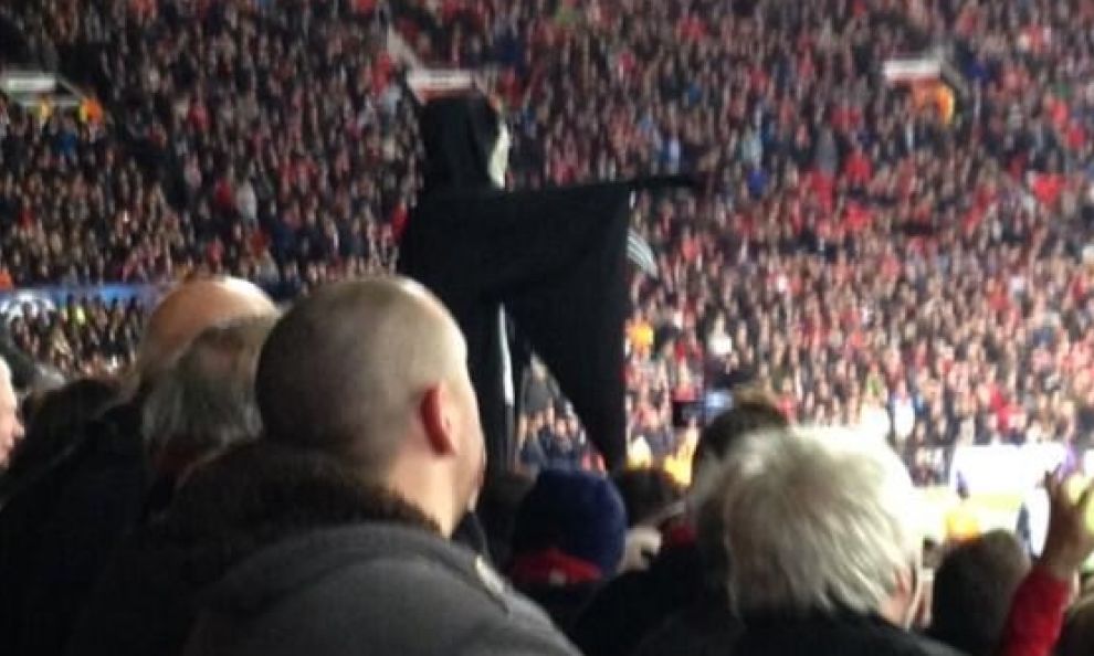 Sloganul "Vinde, pleaca, mori", adaptat de fanii lui United pentru Moyes! Moment sinistru aseara, in tribunele de pe Old Trafford:_1