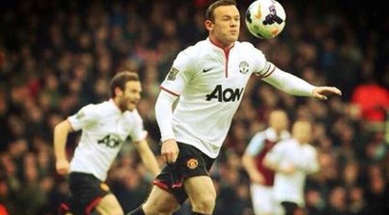 Dialogul purtat de jucatorii lui Manchester United pe teren in timp ce Rooney reusea golul anului in Anglia! Ce ii striga Mata!_2