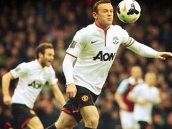 
	Dialogul purtat de jucatorii lui Manchester United pe teren in timp ce Rooney reusea golul anului in Anglia! Ce ii striga Mata!
