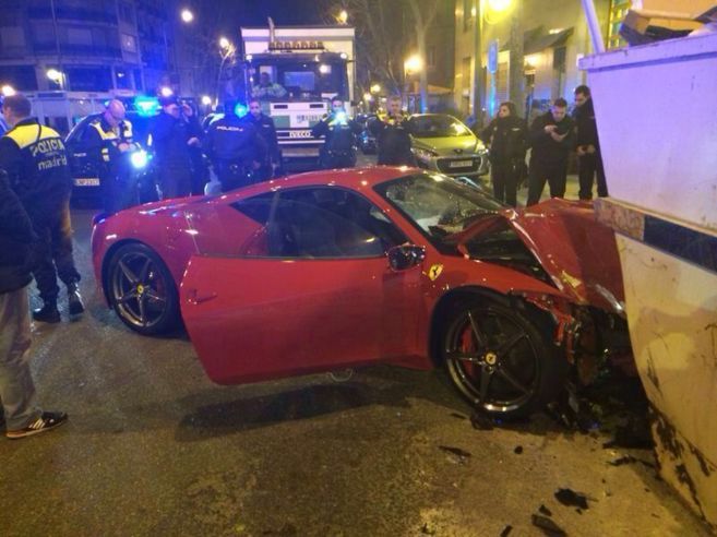 Descoperire uluitoare a Politiei! Un Ferrari de 250.000 de euro a fost gasit abandonat in mijlocul strazii! Vezi motivul_1