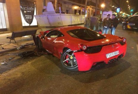 Descoperire uluitoare a Politiei! Un Ferrari de 250.000 de euro a fost gasit abandonat in mijlocul strazii! Vezi motivul_2