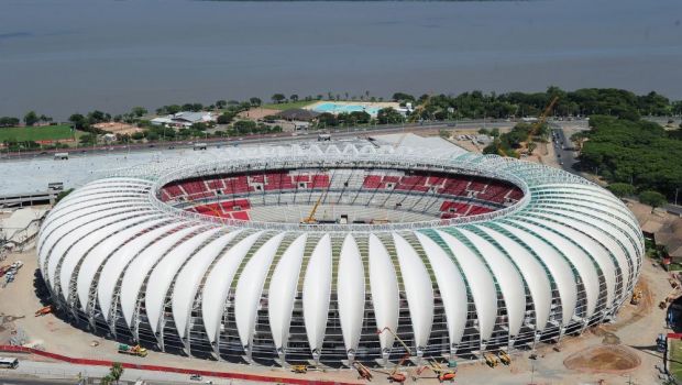 
	HAOS in Brazilia! Anuntul care cutremura FIFA: &quot;Nu mai avem bani sa terminam stadionul!&quot; Doua arene vor sa se RETRAGA de la CM
