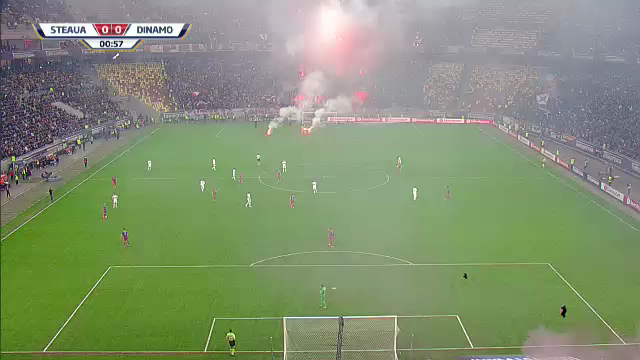 SCENE INCENDIARE la Steaua - Dinamo! Fanii au oprit derby in startul partidei. Ce au facut in tribune_1