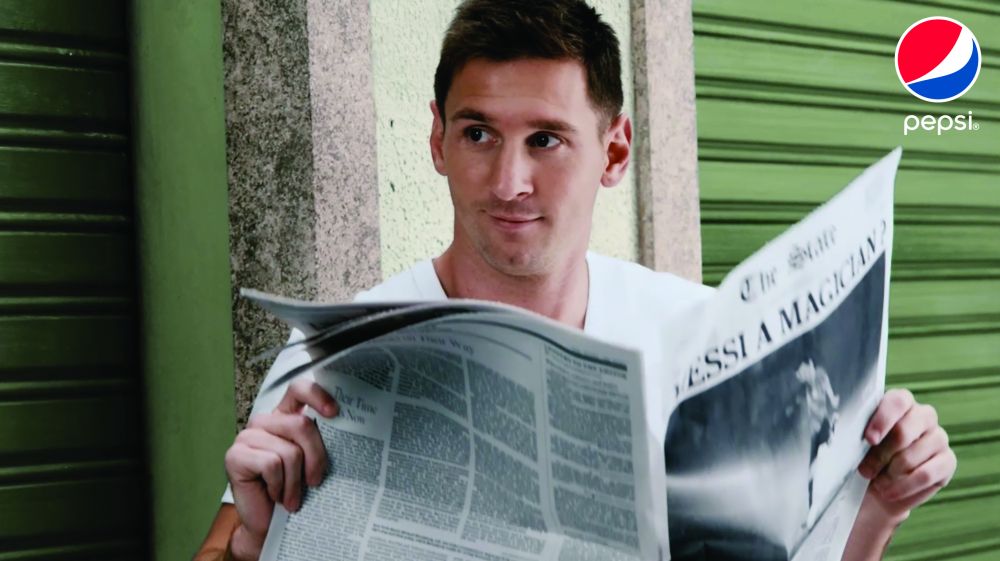 Cel mai tare clip al momentului pe net. Messi si gasca lui fac tot ce vrei TU! Spotul poate fi gasit pe pepsi.ro_2