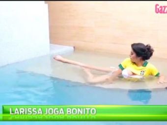 
	Larissa Riquelme s-a dezbracat pentru vedetele Braziliei! Super aparitie pentru cea mai sexy fana de fotbal din lume
