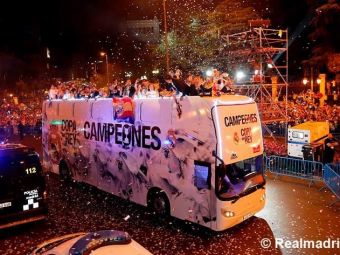 
	SARBATOARE la Madrid! Fanii au iesit pe strazile orasului! Cele mai tari imagini de la ceremonia Realului
