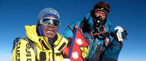 Cel mai mare pericol pentru Horia Colibasanu, in drum spre Everest! O avalansa a facut astazi prapad! Anuntul alpinistului roman_3