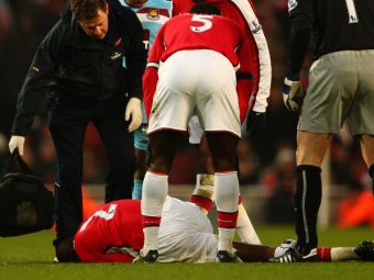 
	Distrus de accidentari! Abou Diaby, mijlocasul lui Arsenal, a revenit dupa 13 luni, dar s-a accidentat in doar 45 de minute 
