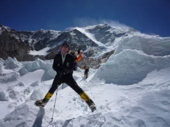 
	Horia poate fi singurul om care urca pe Everest in 2014! Decizie incredibila dupa avalansa care a facut 16 victime pe Everest
