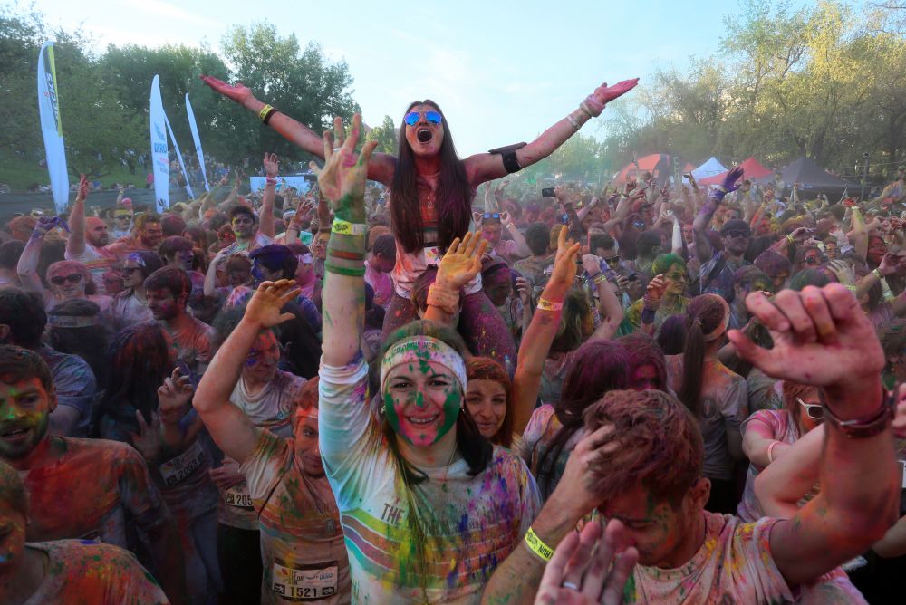 (P) Cele mai tari imagini de la Color Run by Dero! Au fost 3000 de participanti la cursa bucuriei din Bucuresti!_14