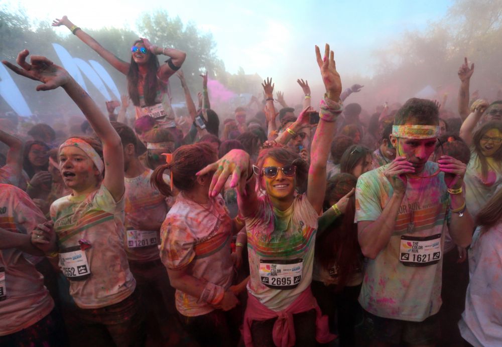 (P) Cele mai tari imagini de la Color Run by Dero! Au fost 3000 de participanti la cursa bucuriei din Bucuresti!_16