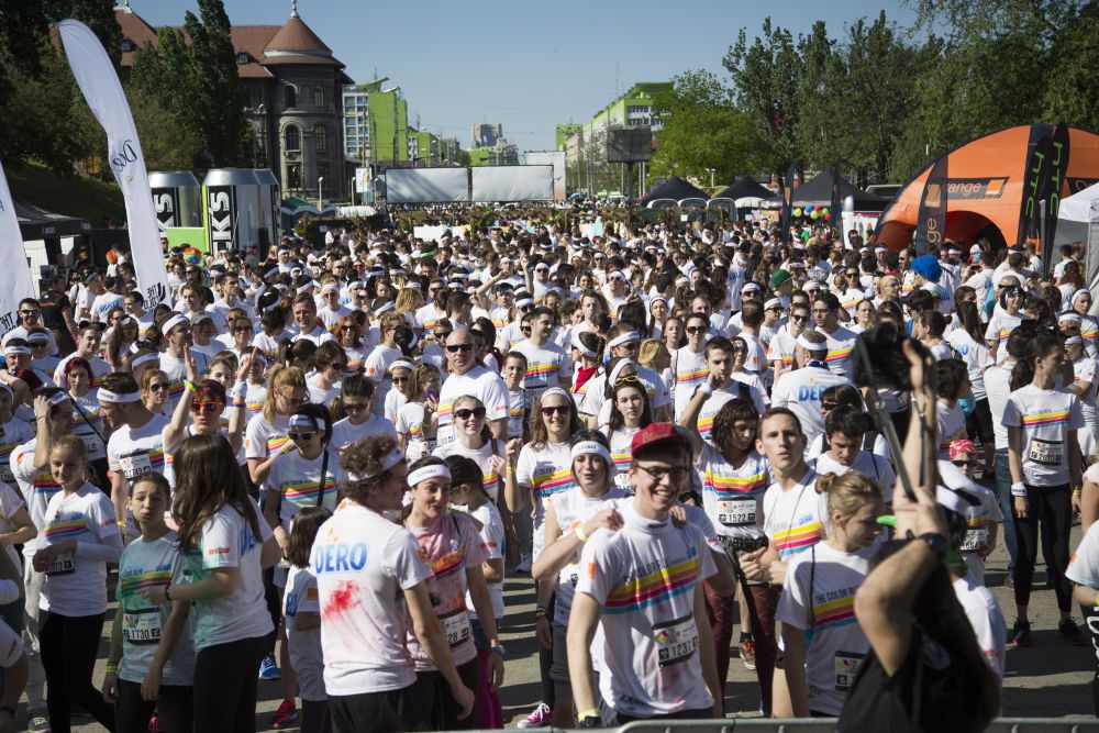 (P) Cele mai tari imagini de la Color Run by Dero! Au fost 3000 de participanti la cursa bucuriei din Bucuresti!_23