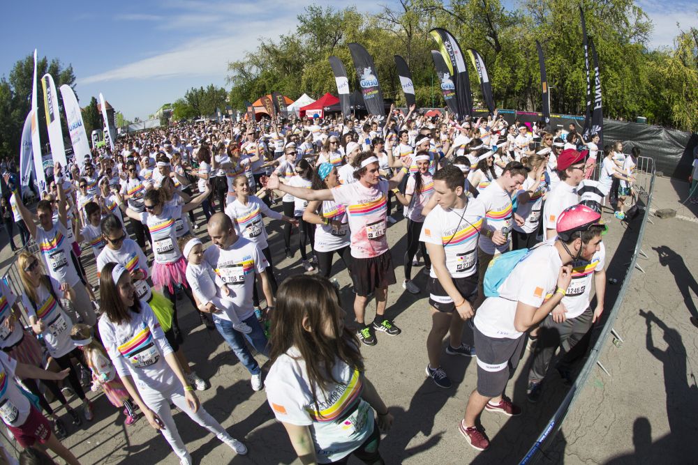 (P) Cele mai tari imagini de la Color Run by Dero! Au fost 3000 de participanti la cursa bucuriei din Bucuresti!_27