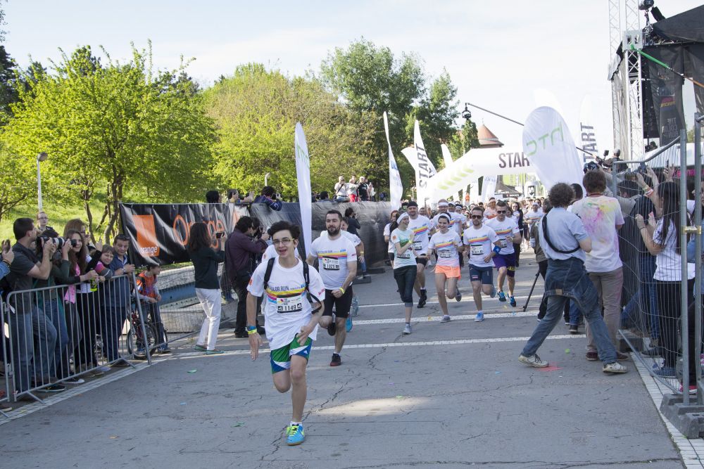 (P) Cele mai tari imagini de la Color Run by Dero! Au fost 3000 de participanti la cursa bucuriei din Bucuresti!_38