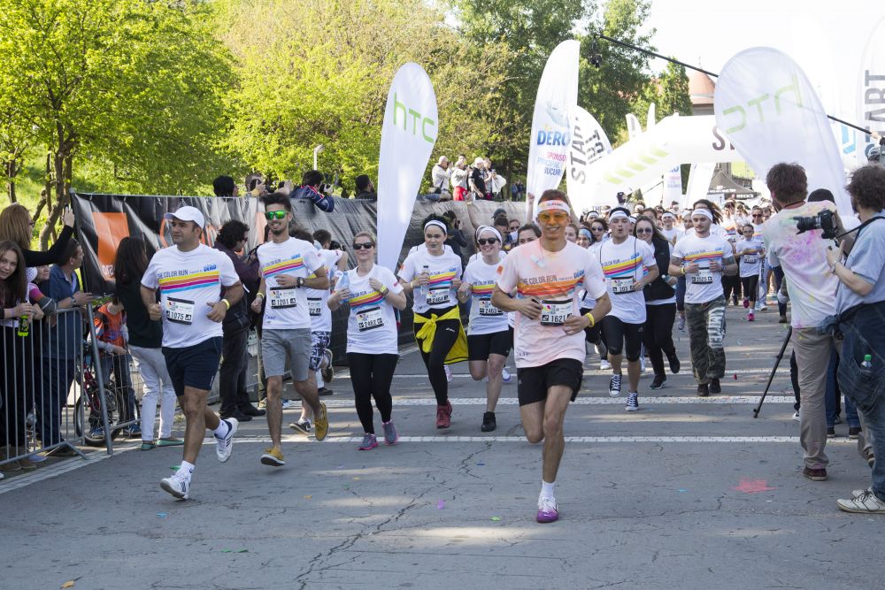 (P) Cele mai tari imagini de la Color Run by Dero! Au fost 3000 de participanti la cursa bucuriei din Bucuresti!_39