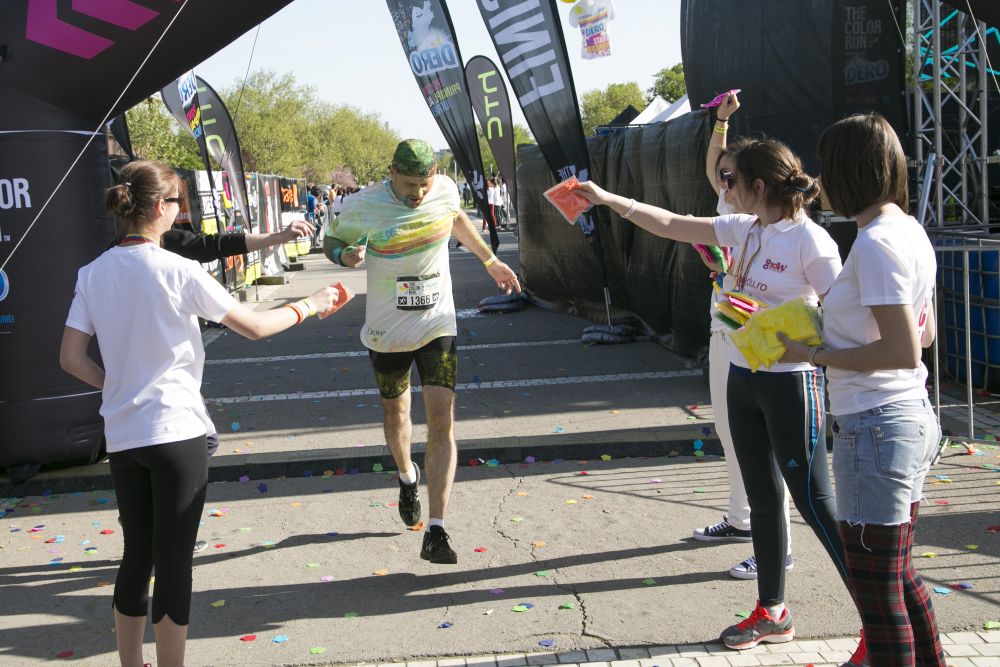 (P) Cele mai tari imagini de la Color Run by Dero! Au fost 3000 de participanti la cursa bucuriei din Bucuresti!_45