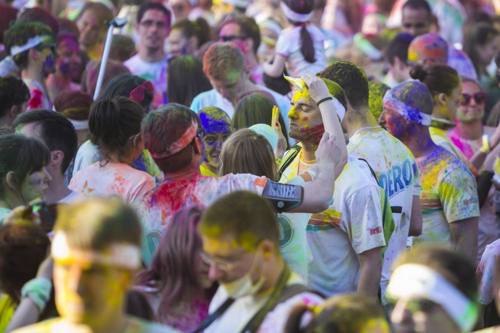 (P) Cele mai tari imagini de la Color Run by Dero! Au fost 3000 de participanti la cursa bucuriei din Bucuresti!_53
