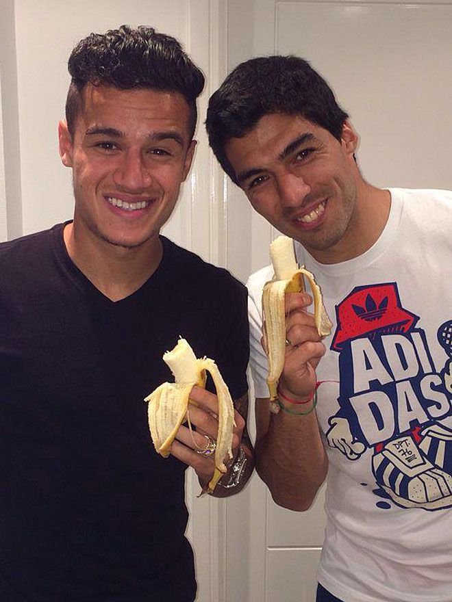 FOTO Campanie FARA PRECEDENT de sustinere pentru Dani Alves! Reactii pe toata planeta dupa atacul cu banane!_14