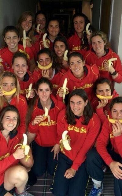 FOTO Campanie FARA PRECEDENT de sustinere pentru Dani Alves! Reactii pe toata planeta dupa atacul cu banane!_21