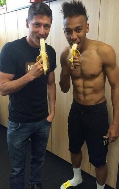 FOTO Campanie FARA PRECEDENT de sustinere pentru Dani Alves! Reactii pe toata planeta dupa atacul cu banane!_22