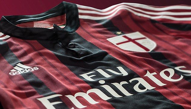 AC Milan si-a sters sigla de pe echipament! Cum vor arata tricourile unui club legendar din sezon viitor_1