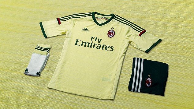 AC Milan si-a sters sigla de pe echipament! Cum vor arata tricourile unui club legendar din sezon viitor_3