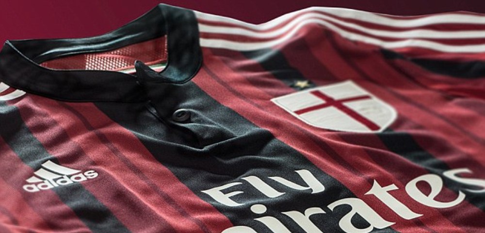AC Milan si-a sters sigla de pe echipament! Cum vor arata tricourile unui club legendar din sezon viitor_5