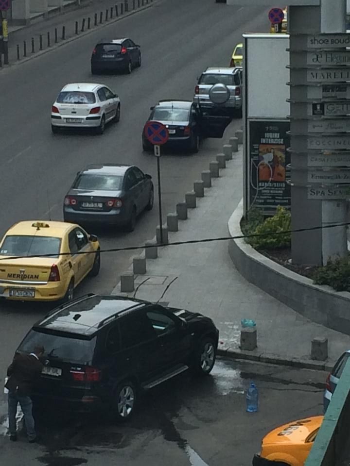 TARAN de Bucuresti! Ce s-a intamplat cu un BMW X5 pe Calea Victoriei! Imagini dementiale! FOTO_2