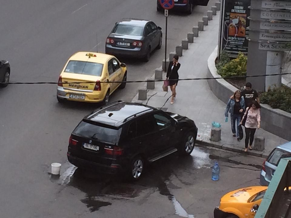 TARAN de Bucuresti! Ce s-a intamplat cu un BMW X5 pe Calea Victoriei! Imagini dementiale! FOTO_5