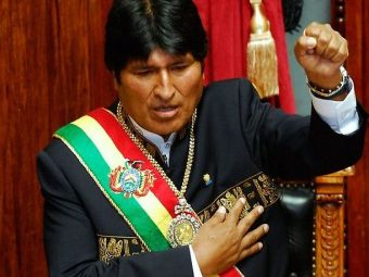 
	Echipa pe care nimeni nu va mai avea curajul sa o bata! :) Presedintele Boliviei, Evo Morales, va juca in prima liga, la 54 de ani
