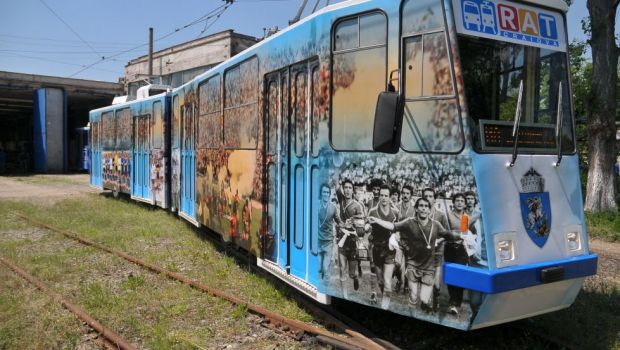 
	E unic in Romania: Cum arata tramvaiul pe care a fost vopsita intreaga Craiova Maxima. FOTO &amp; VIDEO 
