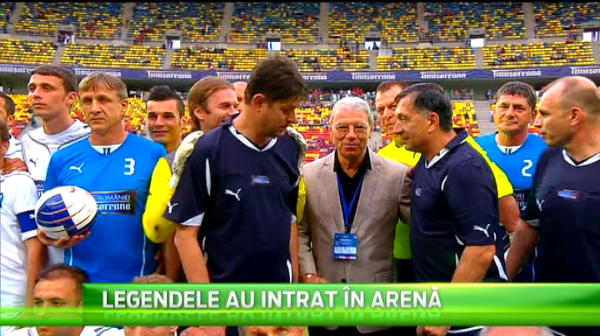 Spectacol in meciul dintre legendele fotbalului romanesc si suporteri! Duckadam a aparat cateva minute, Danciugol a dat o dubla 