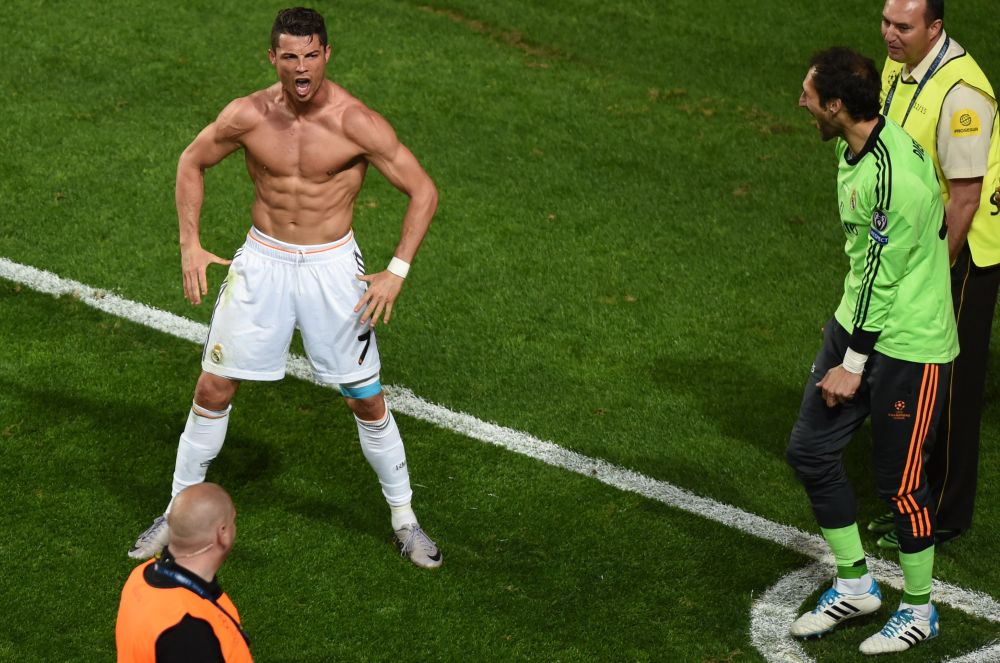 Spaniolii au aflat: ce inseamna coregrafia facuta de Cristiano Ronaldo la sarbatoarea UCL a lui Real Madrid. VIDEO_2