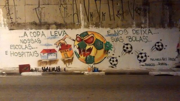 "Fotbalul nu tine de foame!" Protest emotionant al brazilienilor inainte de Mondial! Cum au ales sa protesteze impotriva FIFA_4