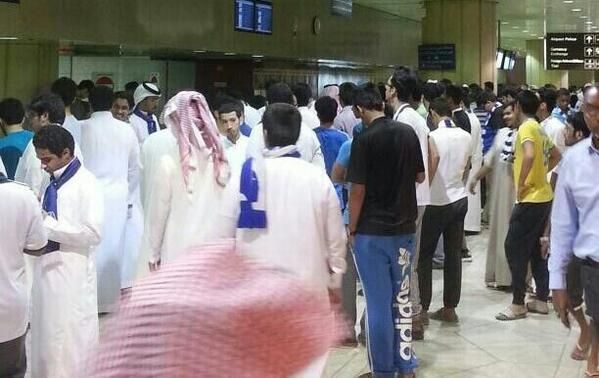 FOTO & VIDEO "Righikampf! Righikampf!" Isterie pe aeroport! Primire de SEIC pentru Reghe in Arabia Saudita! Primele imagini:_1