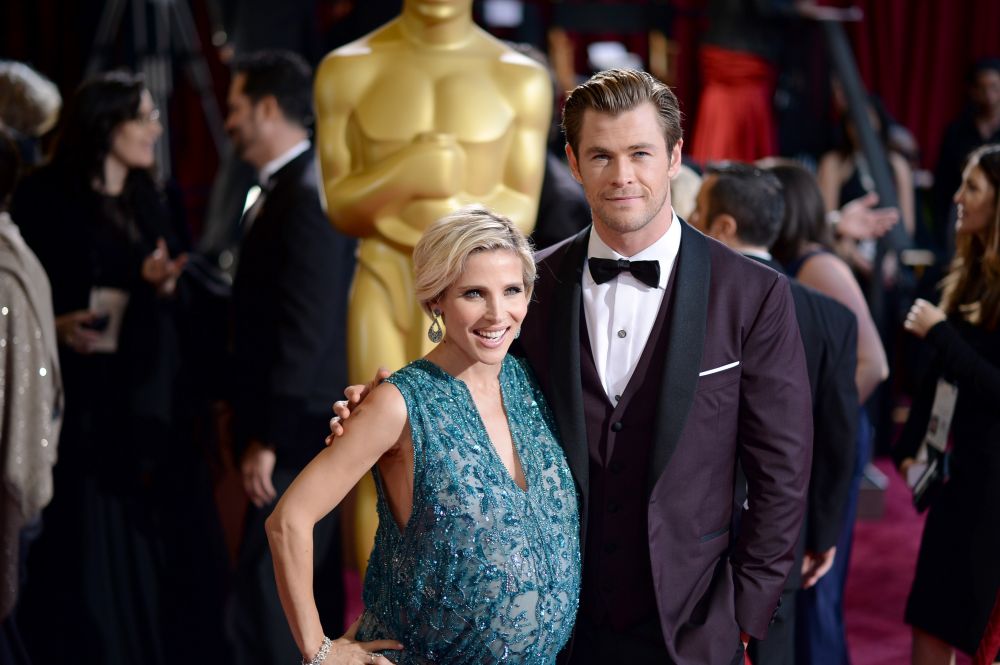 Cine e cu adevarat Thor in familie? :) Sotia actorului Chris Hemsworth arata incredibil la 3 luni dupa ce a nascut gemeni! FOTO_1